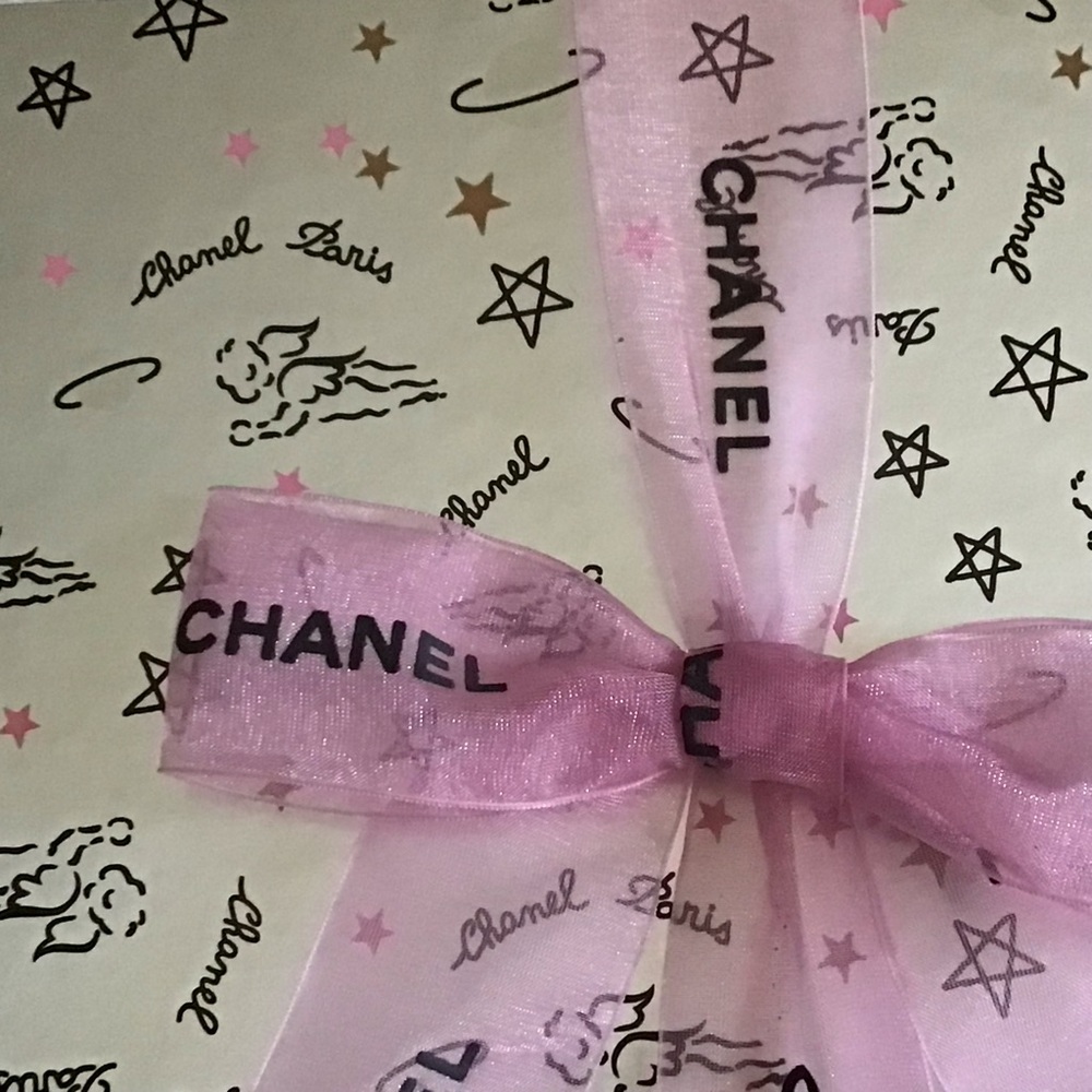 Vintage Chanel Paris Empty Gift Box with Signature Ribbon - Angels and Planets - Picture 13 of 13